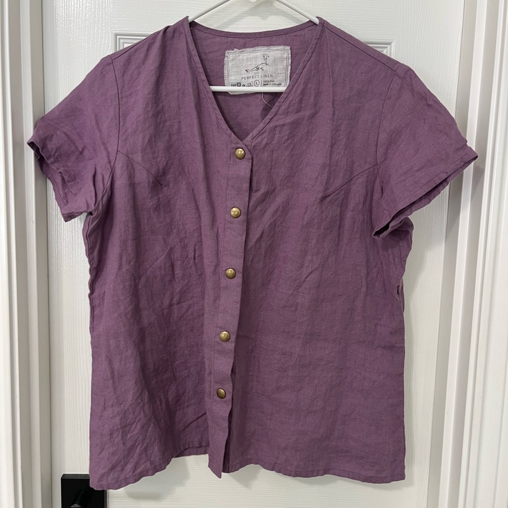 NotPERFECTLinen GETTY front snaps top Size: L; Color: Dusty Lavender